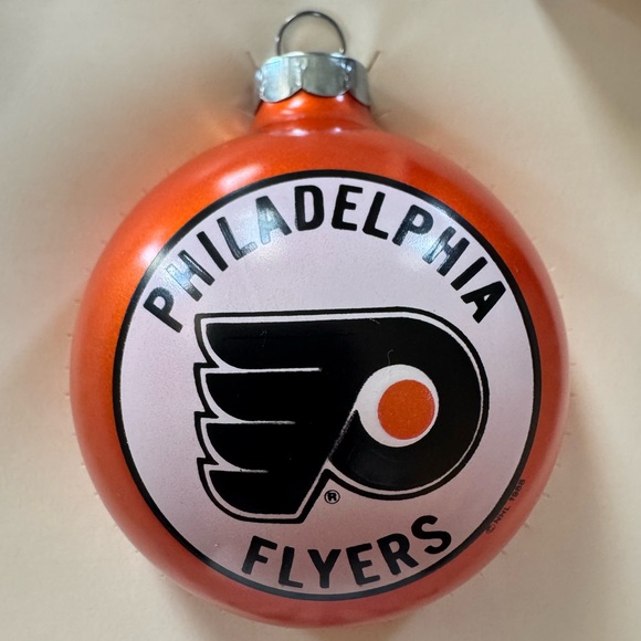 NHL Philadelphia Flyers Orange and Black Vintage Holiday Ornament - Picture 1 of 6